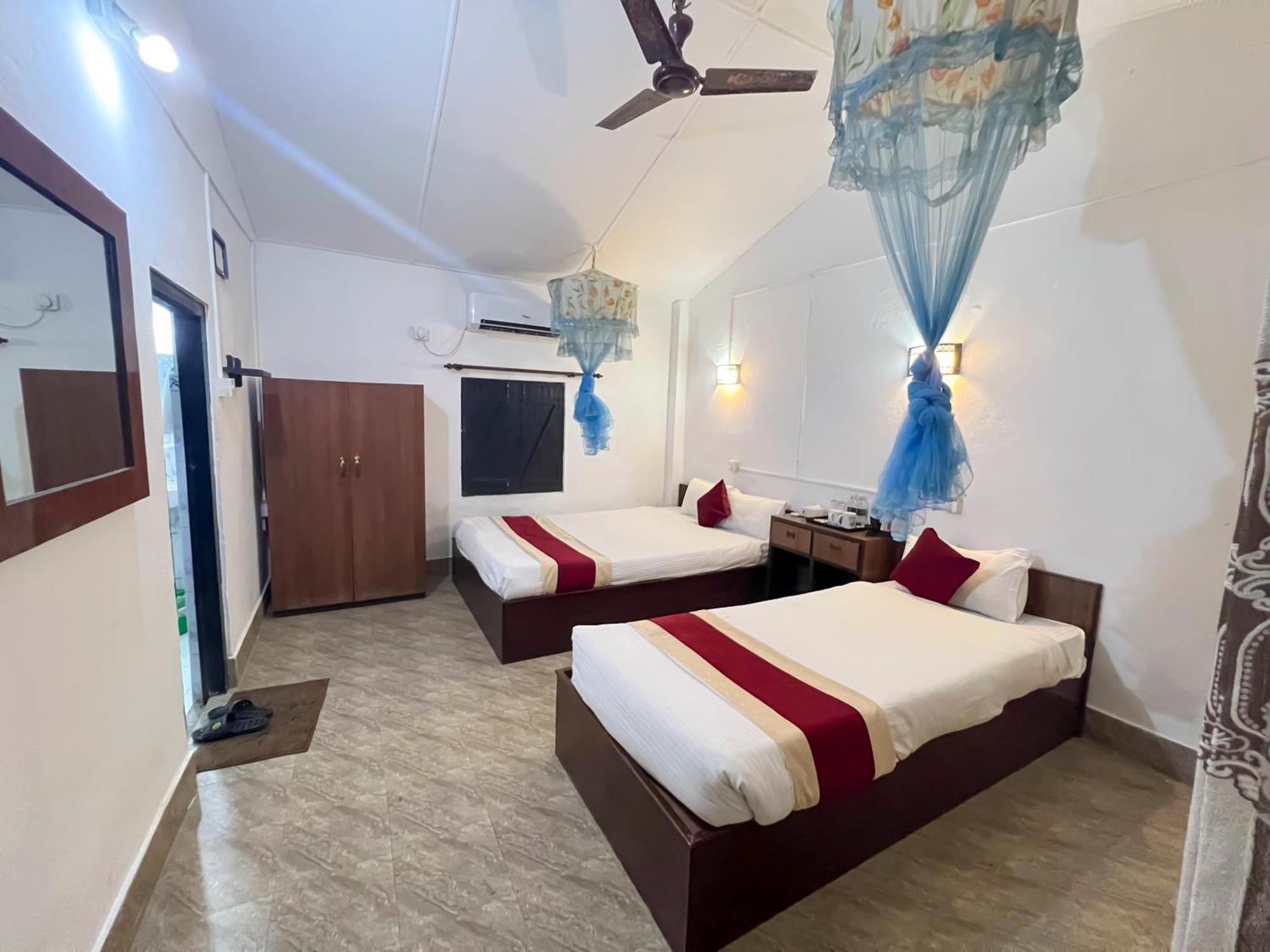 Ama Garden Sauraha Hotel Eksteriør billede