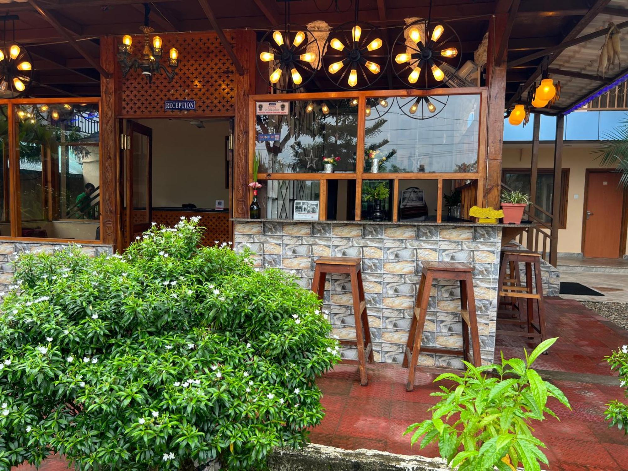 Ama Garden Sauraha Hotel Eksteriør billede