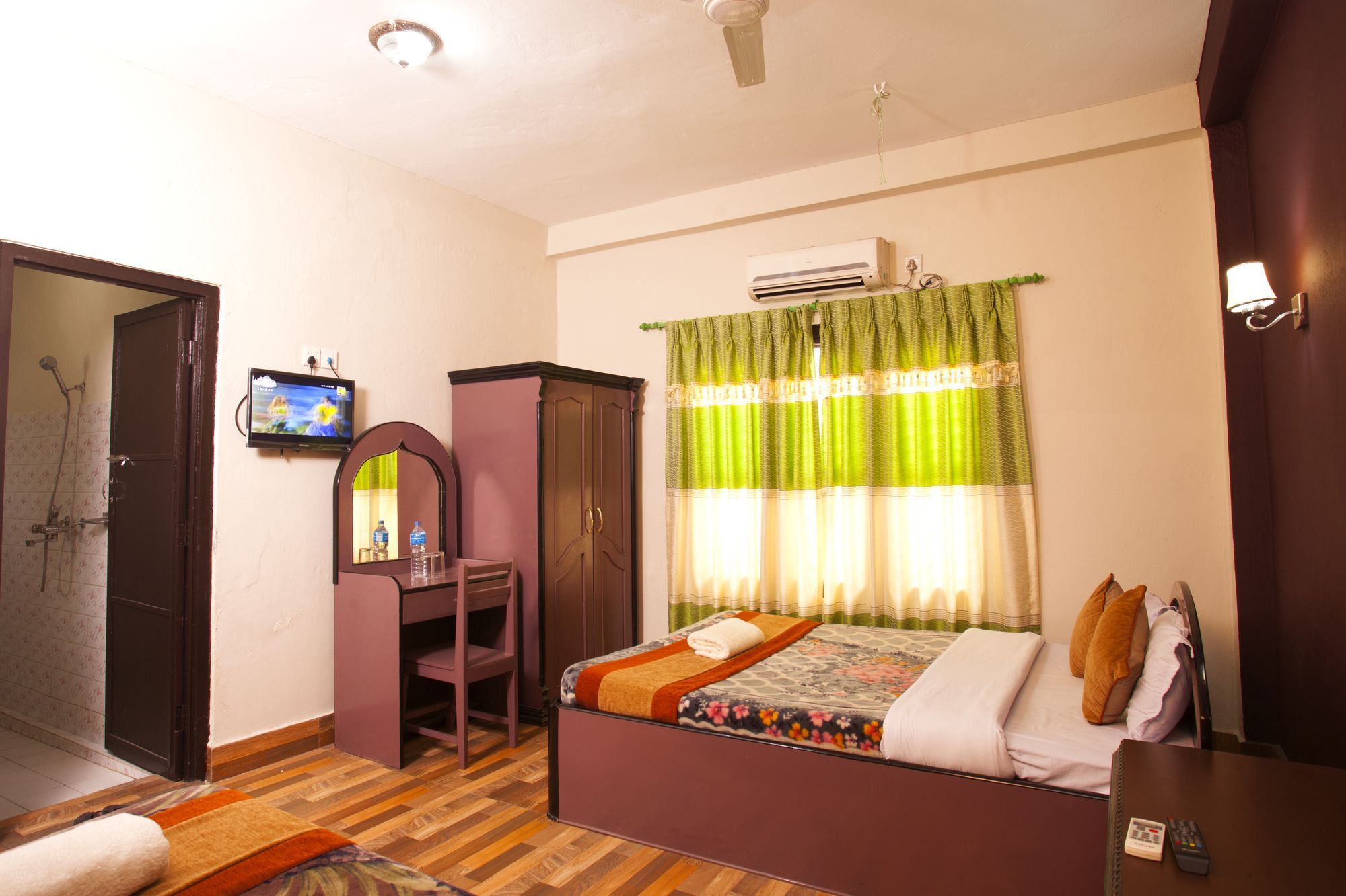 Ama Garden Sauraha Hotel Eksteriør billede