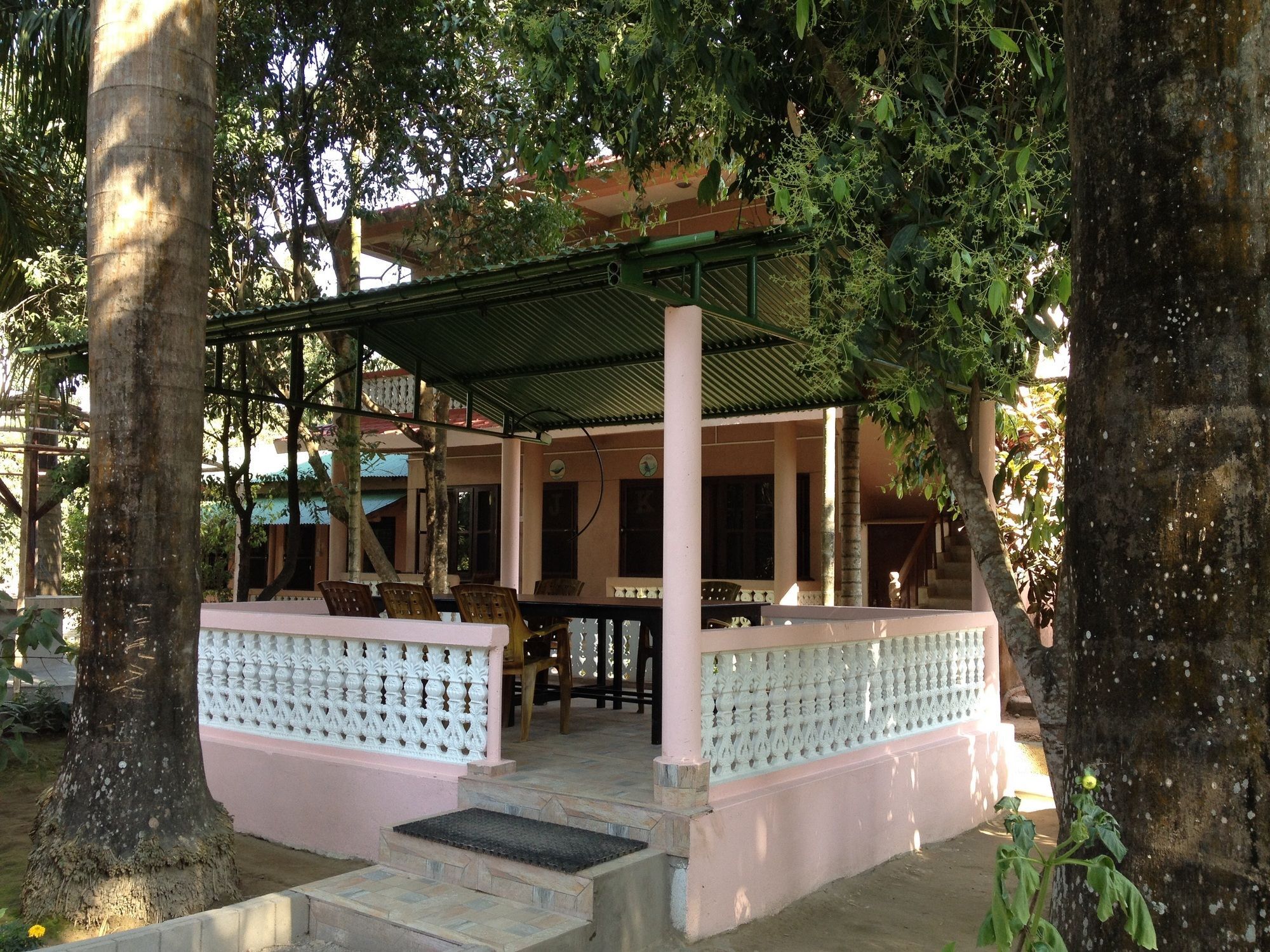 Ama Garden Sauraha Hotel Eksteriør billede